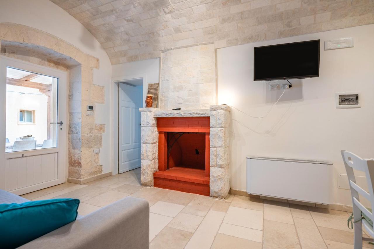 Trullo Il Focolare In Masseria Cisternino Exterior photo